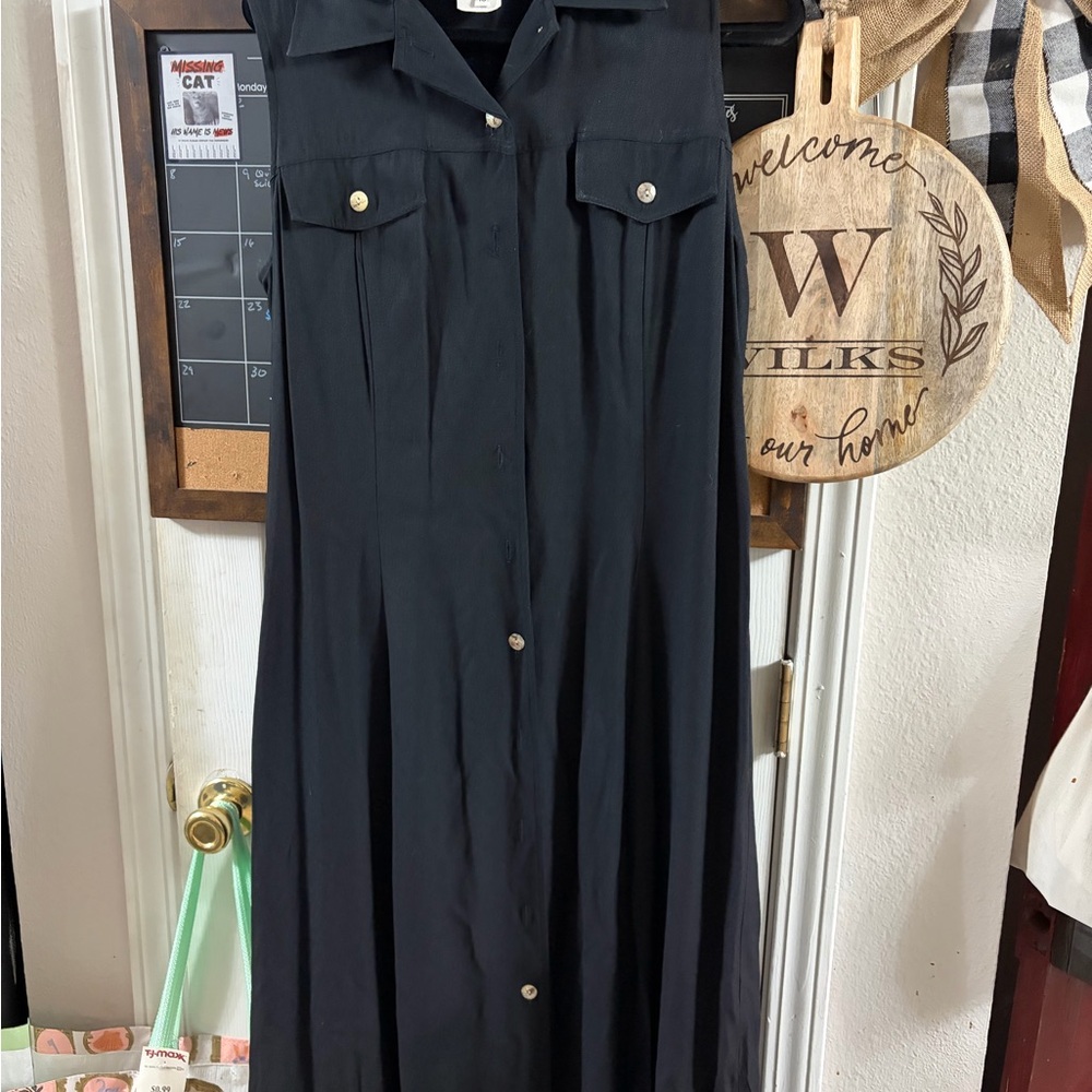 Elegant Black Sleeveless Dress